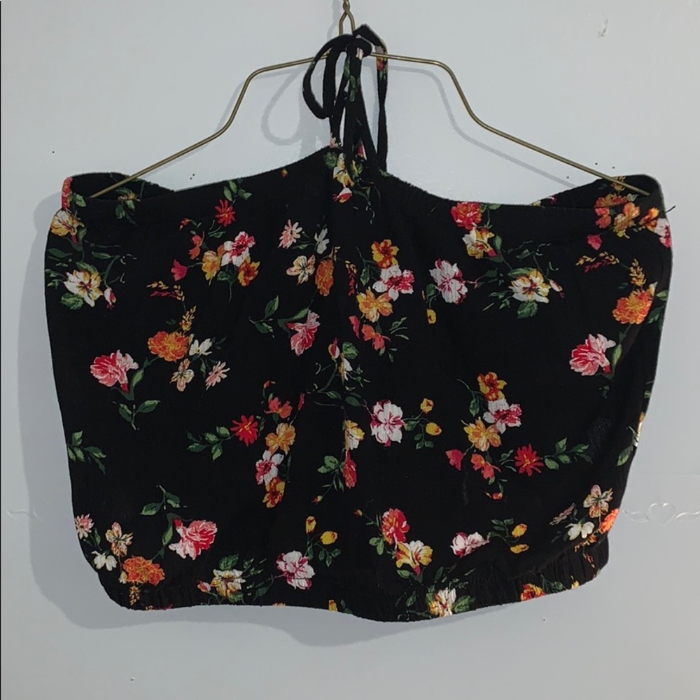 Sleeveless crop top